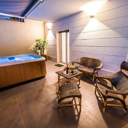 Amaris Luxury سبليت