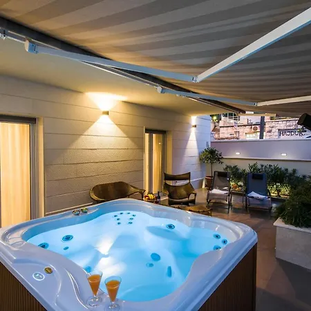 Amaris Luxury Apartment *