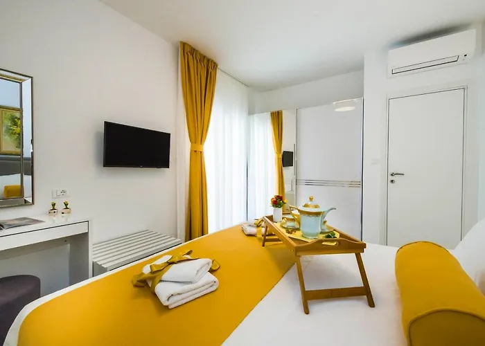 Amaris Luxury Split