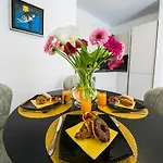 Amaris Luxury